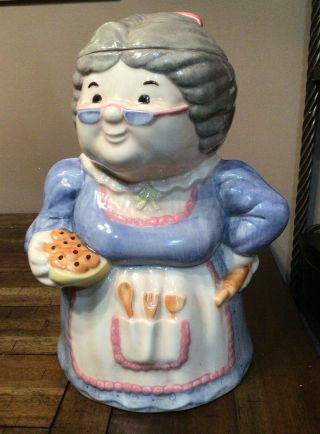 Vintage Treasure Craft Cookie Jar Grandma With Cookies So Cute