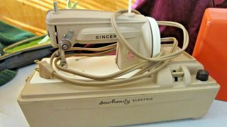 Vintage Singer Sewhandy Electric Sewing Machine Model 50 Box