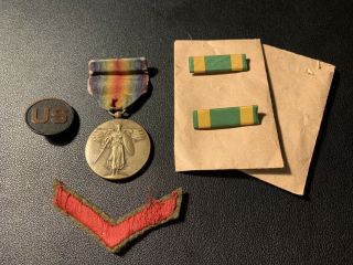 U.  S.  Ww1 Victory Medal,  2 Spanish War Service Ribbons (unissued),  Wound Chevron.