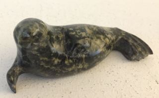 Vintage Eskimo Inuit Soapstone Carving Of A Seal Signed 4 1/4 Inches Across