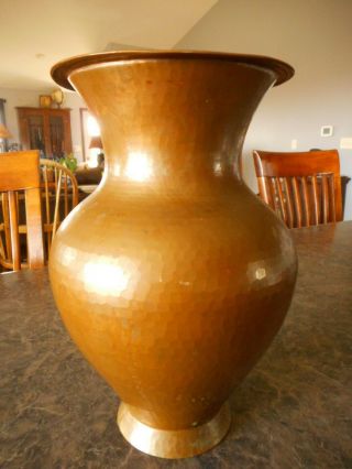 Copper Vase Hammered Vintage Arts & Crafts Farmhouse Decor Floral 9.  5 " Tall