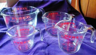 Set Of 4 Vintage Pyrex Measuring Cups 1,  2,  4,  8 - Cups 508,  516,  532,  564