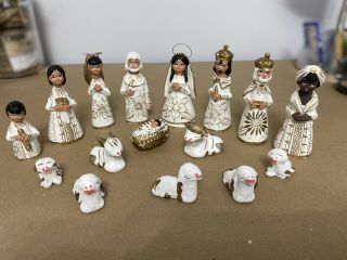 Vintage Mexican Folk Art 16pc Hand Painted Gold And White Nativity Set