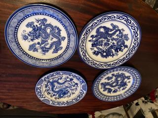 Set 4 Unique Blue White Chinese Dragon Porcelain Plates 7 3/4 Inches Vintage