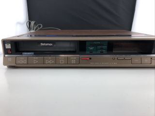 Vintage Sony Model Sl - 25 Betamax Video Cassette Recorder Player Not