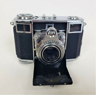 . Vintage Zeiss Ikon Contessa 35 Camera Tessar 1:2.  8 Lens Serial B49275