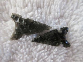 TWO OLD AND SMALL CALIFORNIA ARROWHEADS - - NR 2