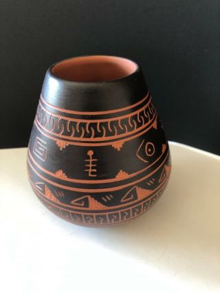 Small Navajo Dine Pottery Vase 4.  5” Tall - Signed