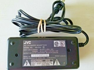 Vintage JVC Compact VHS Camcorder GR - AX910U 28X 5 Head Digital Signal Bundle 3