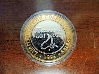 1995 Foxwoods Resort Casino " Limited Edition Collectors Series " Silver Token