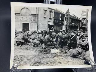 1932 Photograph Shanghai War Battle Chinese Soldiers Engaged In Combat