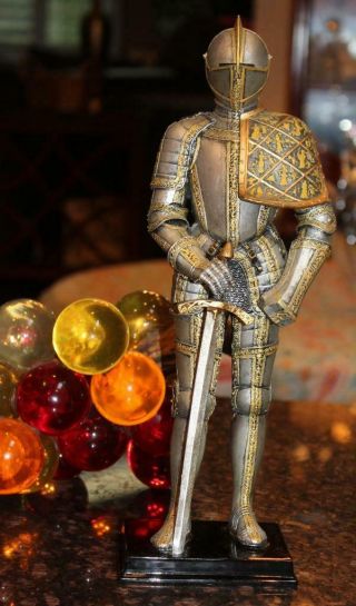 2002 Knights Edge Stunning Medieval Knight With Sword 13 " Resin Figurine Statue