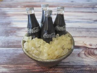 Vintage Miniature / Dollhouse Plastic Coca - Cola Bottles In Tin Bucket With Ice