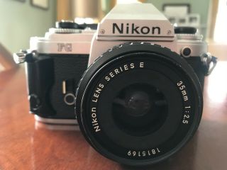 Vintage Nikon FG SLR 35mm w/ 35mm wide angle lens 2