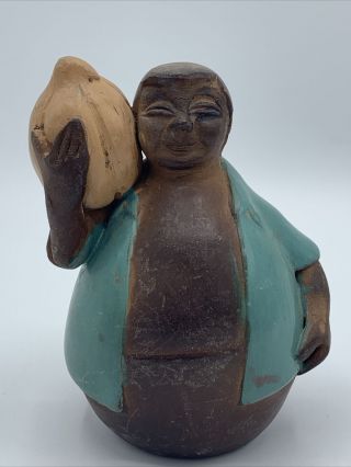 CHULUCANAS Signed PERUVIAN Folk Art Clay POTTERY Of A Man Carrying A Pumpkin 2