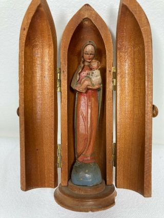 Vintage Carved Miniature Statue Virgin And Child In Hinged Wood Case 4 " Tall