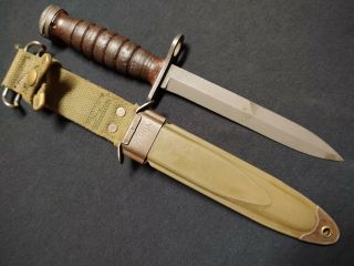 Wwii Us M Imperial Fighting Knife Bayonet & Us M8a1 Scabbard
