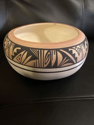 Vintage Native American Navajo Indian Large Pottery Pot Bowl Signed Art 8”