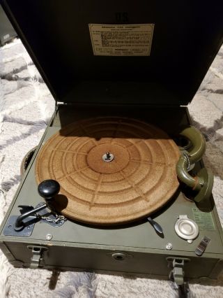Wwii U.  S.  Army Special Services Phonograph Record Player