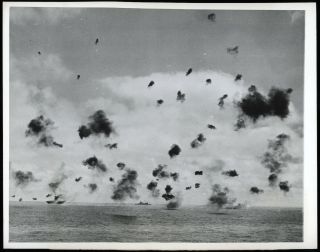 1942 Wwii Battle Of Midway Us Carriers Anti - Aircraft Fire Type 1 Photo