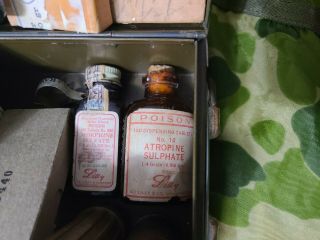 WW2 US Army First Aid Kit Syringe Suture Morphine EMPTY Medical Case Box Medic 4