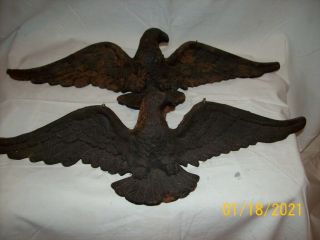 2 VINTAGE HEAVY CAST IRON EAGLES PLAQUES TO HANG OVER A DOOR 2