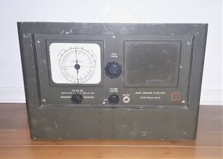 U.  S.  Military 1945 Ww2 Radio Receiver R - 100/urr Field Radio.