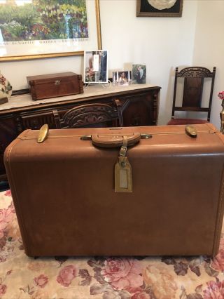 Vintage Samsonite Schwayder Bros.  Brown 21 " Hard Case Suitcase No Key