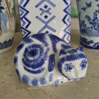 Vintage Asian Chinoiserie Blue And White Ceramic Cat Figurine