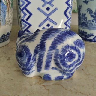 Vintage Asian Chinoiserie Blue And White Ceramic Cat Figurine 3