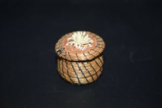 Vintage Great Lakes Indian Tufted Quill Sweetgrass Birch Basket Box Native Mini