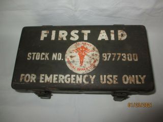 U.  S.  Army Wwii First Aid Kit For Motor Vehicle,  Stock No.  9777300 9 " X 4 " X 3 "
