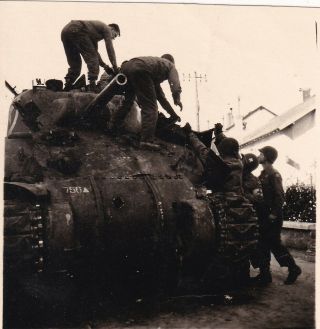 Wwii Snapshot Photo 756th Tank Battalion M4 Sherman W/ 3rd Division 18