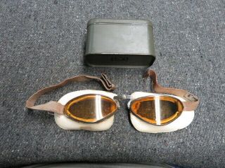 Wwii German Army Goggles W/ Case - -