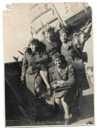 Wwii Group Of Four African American Red Cross Nurses