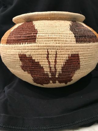 1993 Indigenous Embera - Wounaan Pictorial Handcrafted Basket From Panama Visit