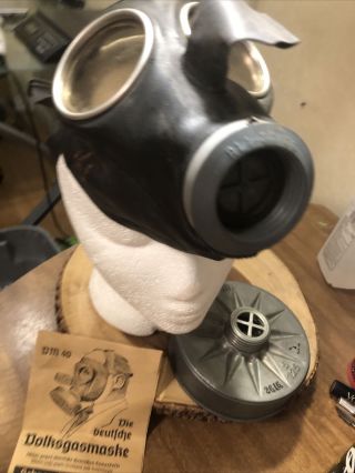 Ww2 German Dm - 40 Civilian Gas Mask Complete With Directions Unknown Use