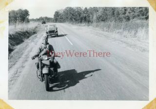 Wwii Photo - 1st Armored Division - Us Gi On Army Motorcycle W/ His Dog