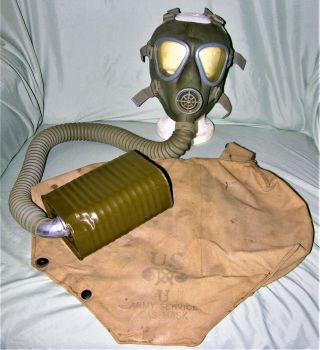 Wwii Era U.  S.  Army Service Gas Mask W/ Carry Bag Ww2