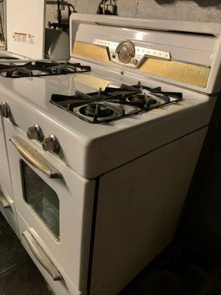 Caloric Deluxe 1950s/early 60s White Vintage 4 - Burner Gas Stove w/ Oven 2