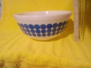 Vintage Pyrex Blue Polka Dot 403 2 1/2 Quart Nesting Mixing Bowl.