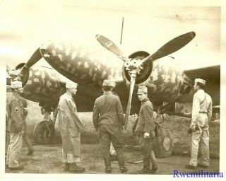 Org.  Photo: Us Troops Look Over Surrendered Camo Japanese Ki - 45 Fighter Plane