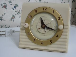 Vintage Art - Deco Electric Alarm Clock
