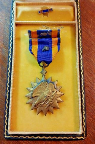 Ww Ii Air Medal In Case With Recipients Name World War Two Ww 2