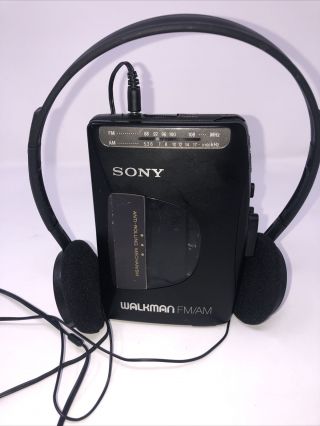 Vintage Sony Wm - Fx33 Walkman Cassette Player Am/fm Radio -
