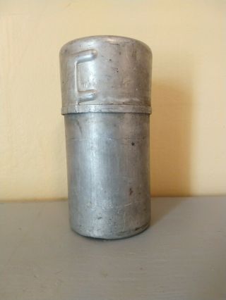 Wwii Us M - 1942 Mod Pack Field Stove & 1945 Us C.  M.  Mfg.  1945 Aluminum Container