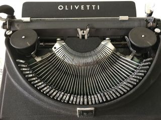 Vintage Italy typewriter Olivetti ICO portable 4