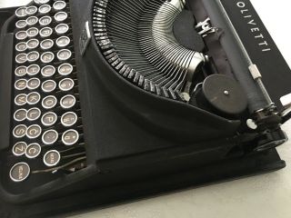 Vintage Italy typewriter Olivetti ICO portable 5