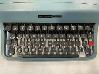 Vintage Olivetti Lettera 32 Portable Typewriter With Case Made In Italy 4