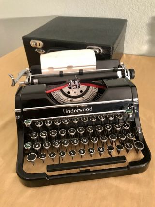 Vintage Underwood Champion Typewriter W/case